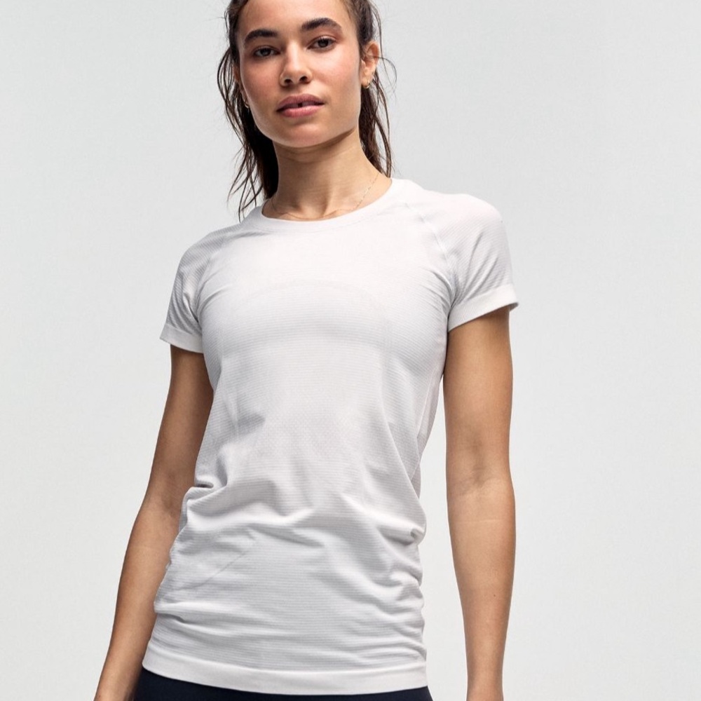 Size 4 White Lululemon Swiftly Tech Short-Sleeve Shirt